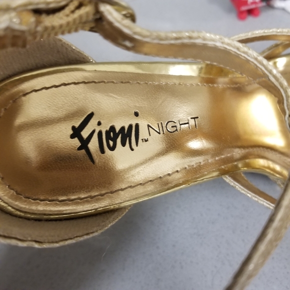STILL AVAILABLE- Gold glitter Fioni NIGHT heels - Picture 5 of 5